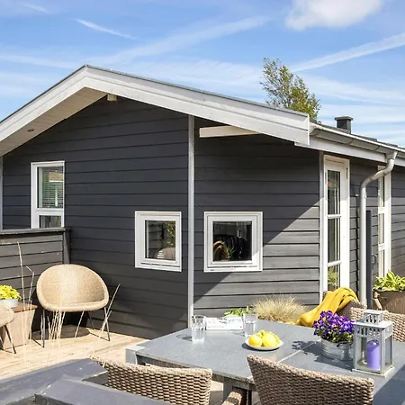 بيت للعطل 2 Bedroom Stunning In